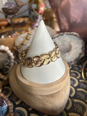 Vintage Monet textured gold-tone link bracelet